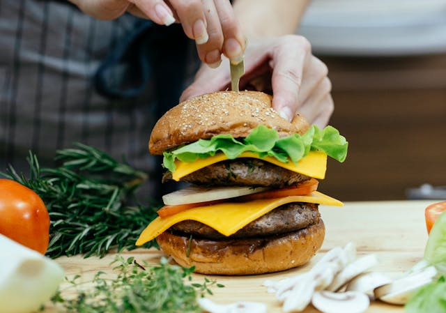 Imagem de McDonald's e Burger King estão contratando hoje
